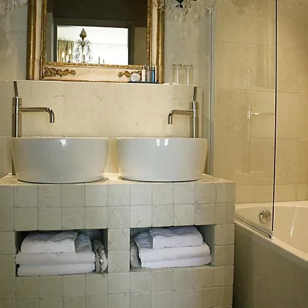 L'auberge Damhotel Hotel 3*